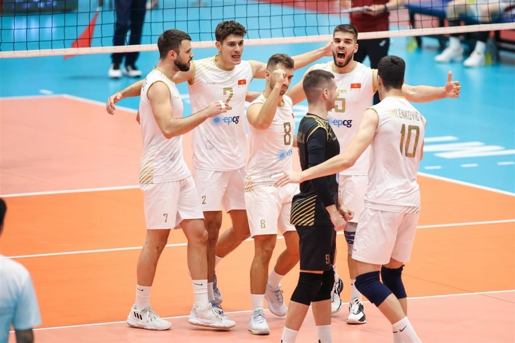 Odbojkašice na turniru u Kapošvaru, odbojkaši u Podgorici sa Češkom