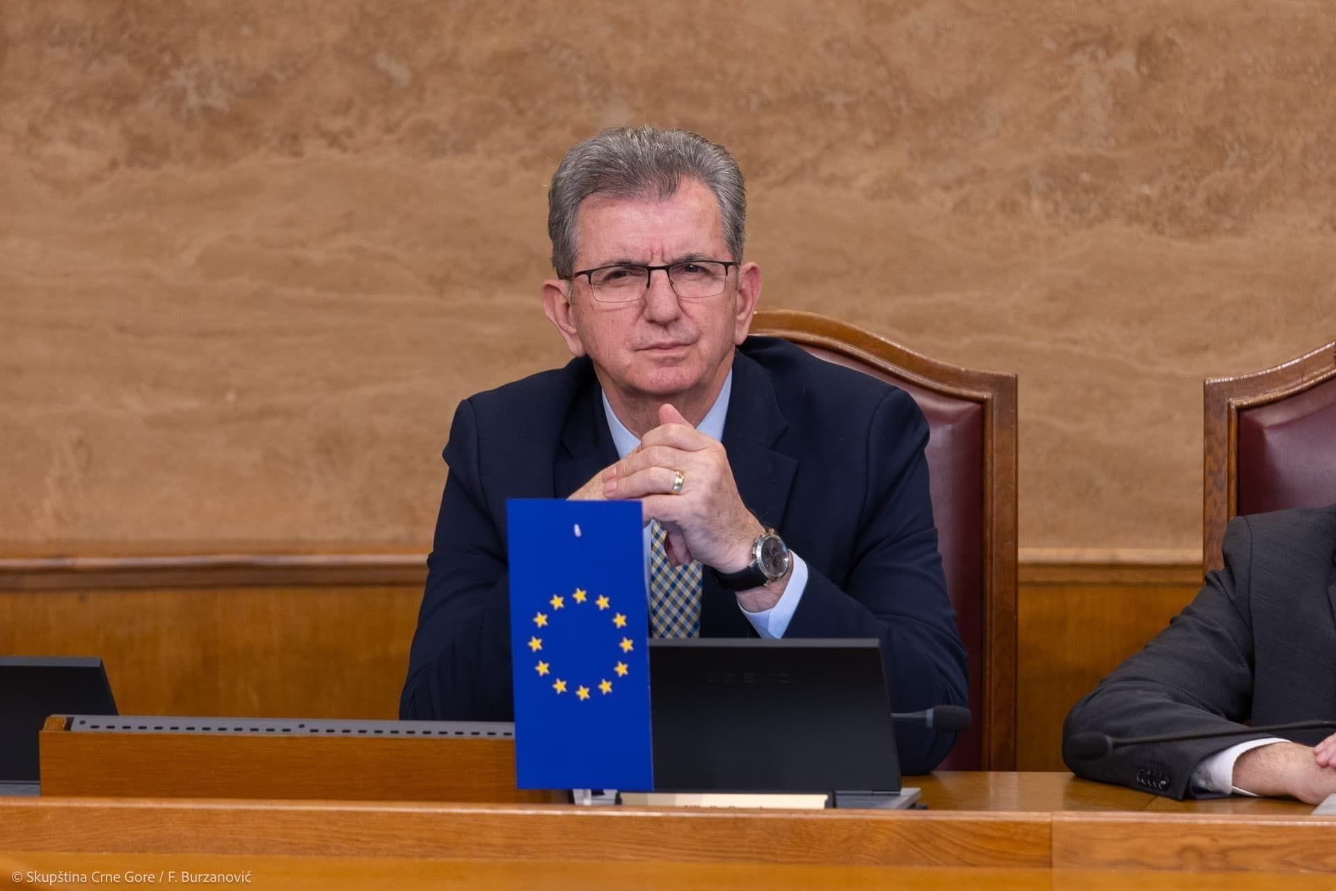 Camaj čestitao Dan Vojske Crne Gore