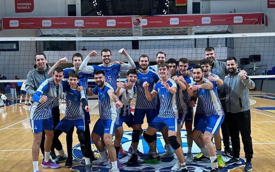 Budućnost u četvrtfinalu, Mornar namučio “plave”
