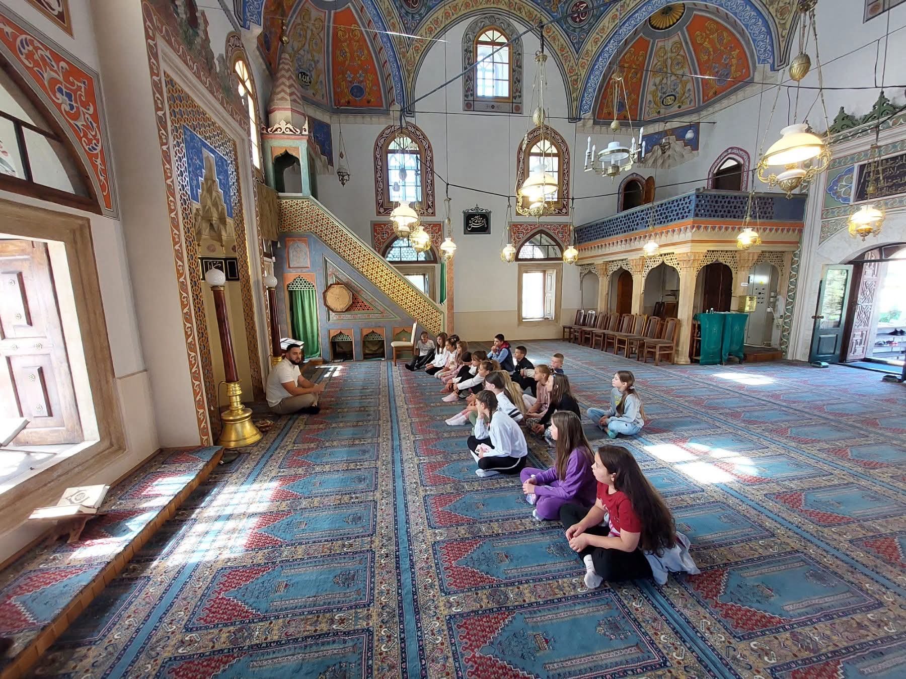 Žabljački osnovci posjetili dio znamenitosti Pljevalja