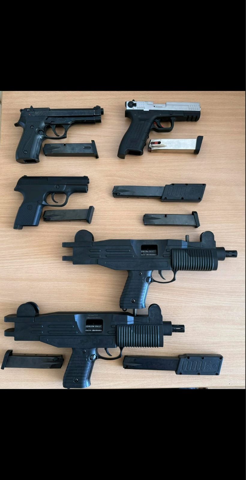 Nikšićka policija oduzela nekoliko startnih pištolja od  L.Z. i M.V.