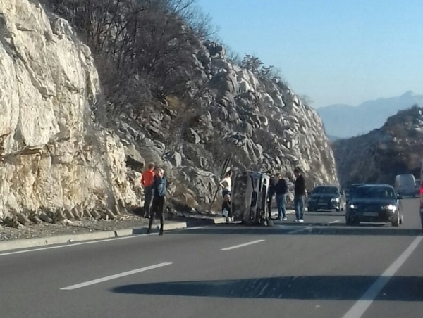 Udes na putu Podgorica - Cetinje, jedna osoba povrijeđena