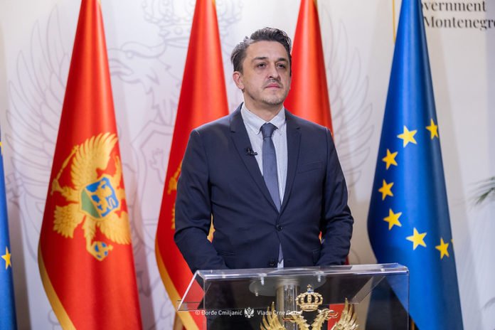 Vuković: Pozajmica nema veze sa predstojećim poboljšanjem standarda