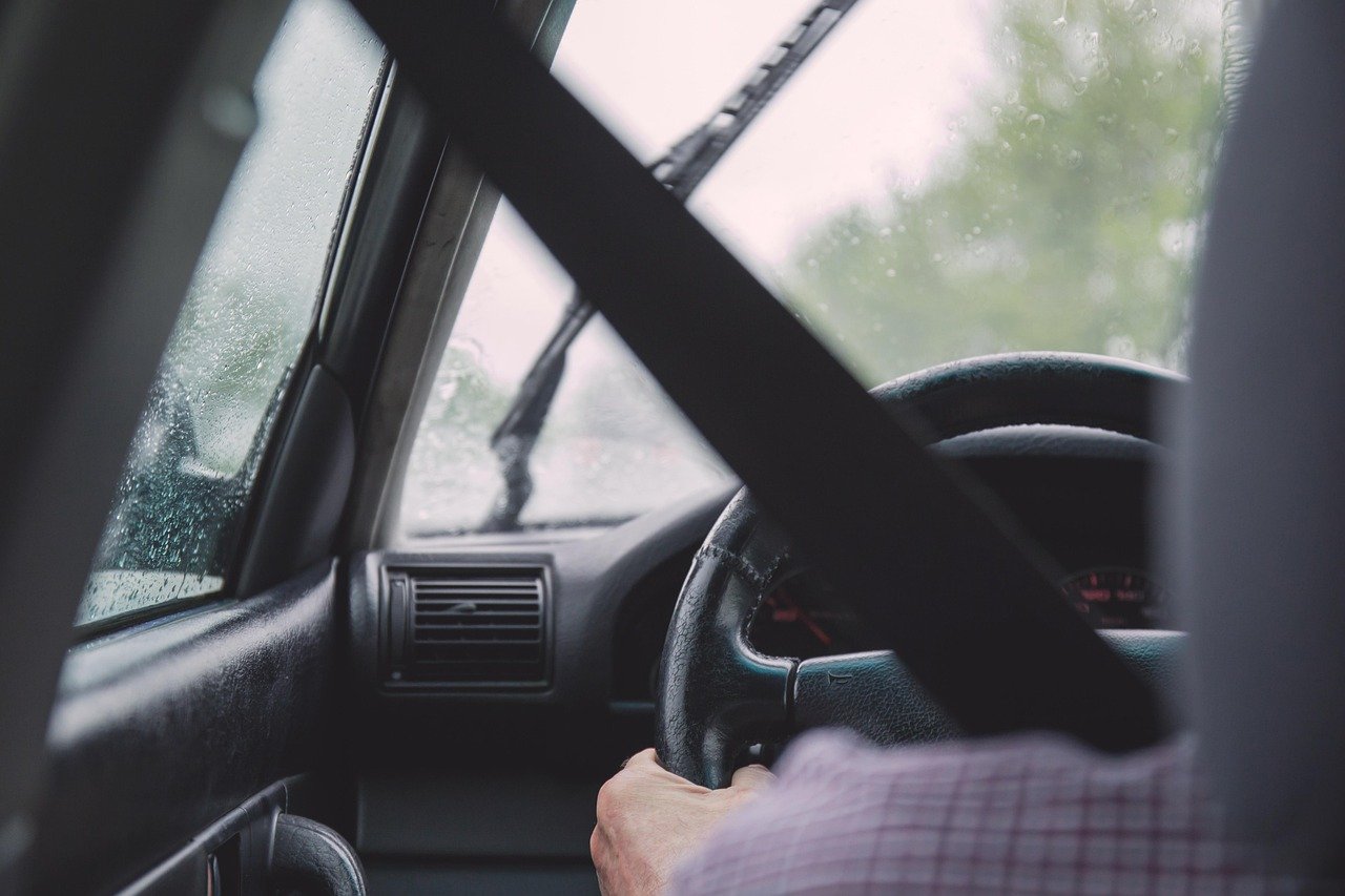 Mandić automobilom  Skupštine Crne Gore išao u napad