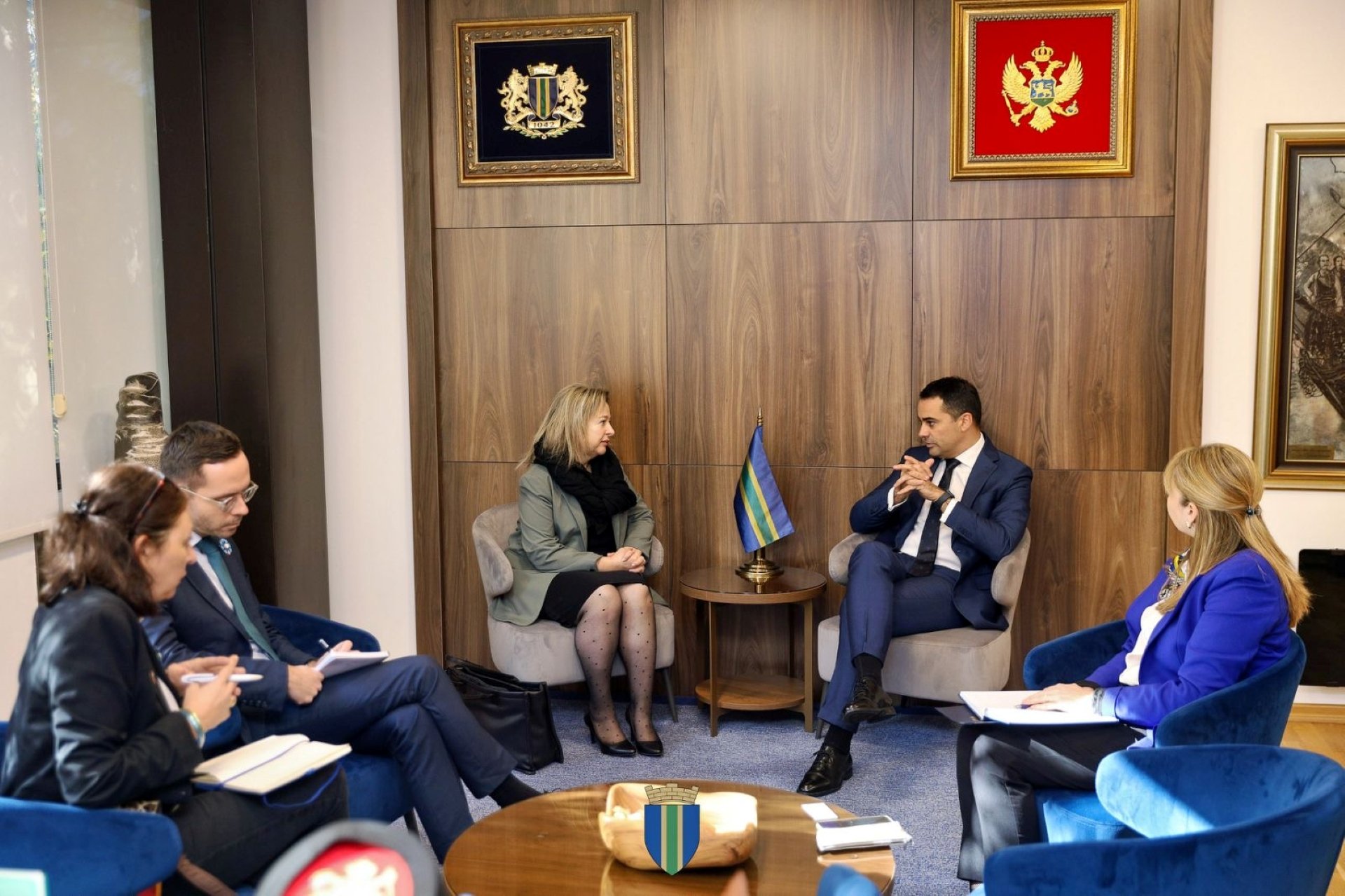 Opština Bar: Raičević sa Maske položio vijenac na spomen-ploči stradalim francuskim mornarima u Prvom svjetskom ratu