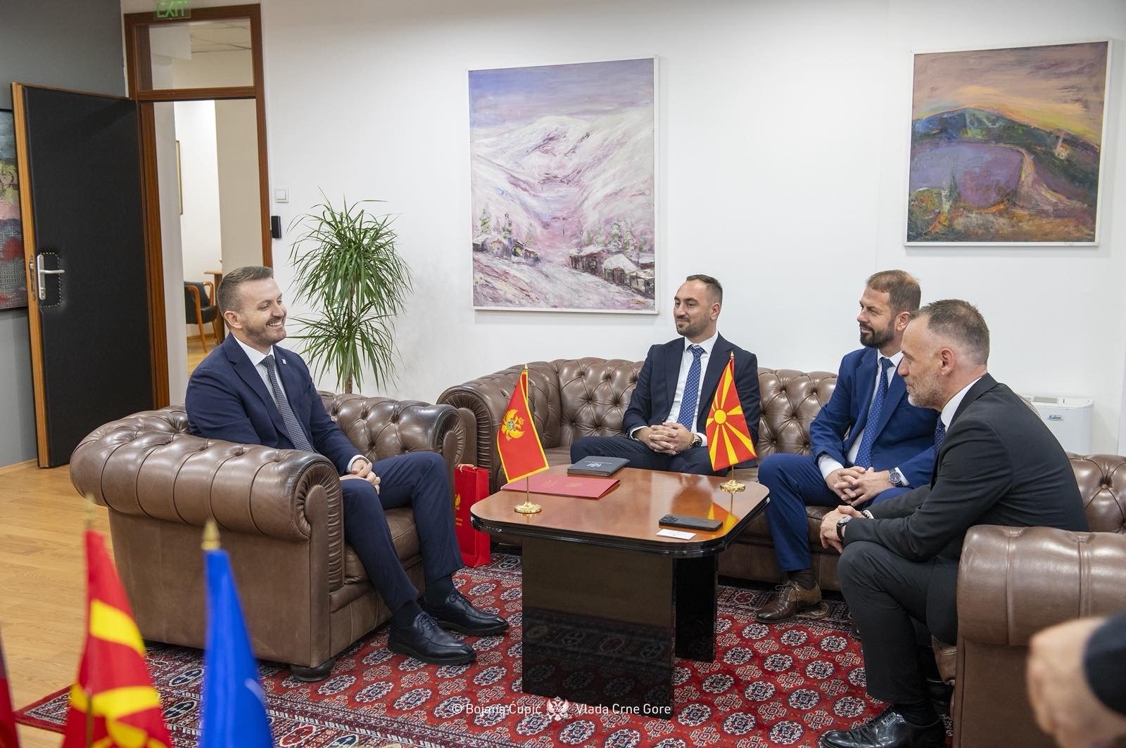 Dukaj sa potpredsjednikom Vlade Sjeverne Makedonije