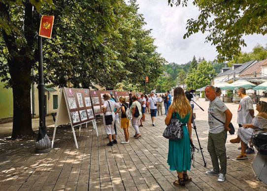 Izložba starih fotografija na Cetinju