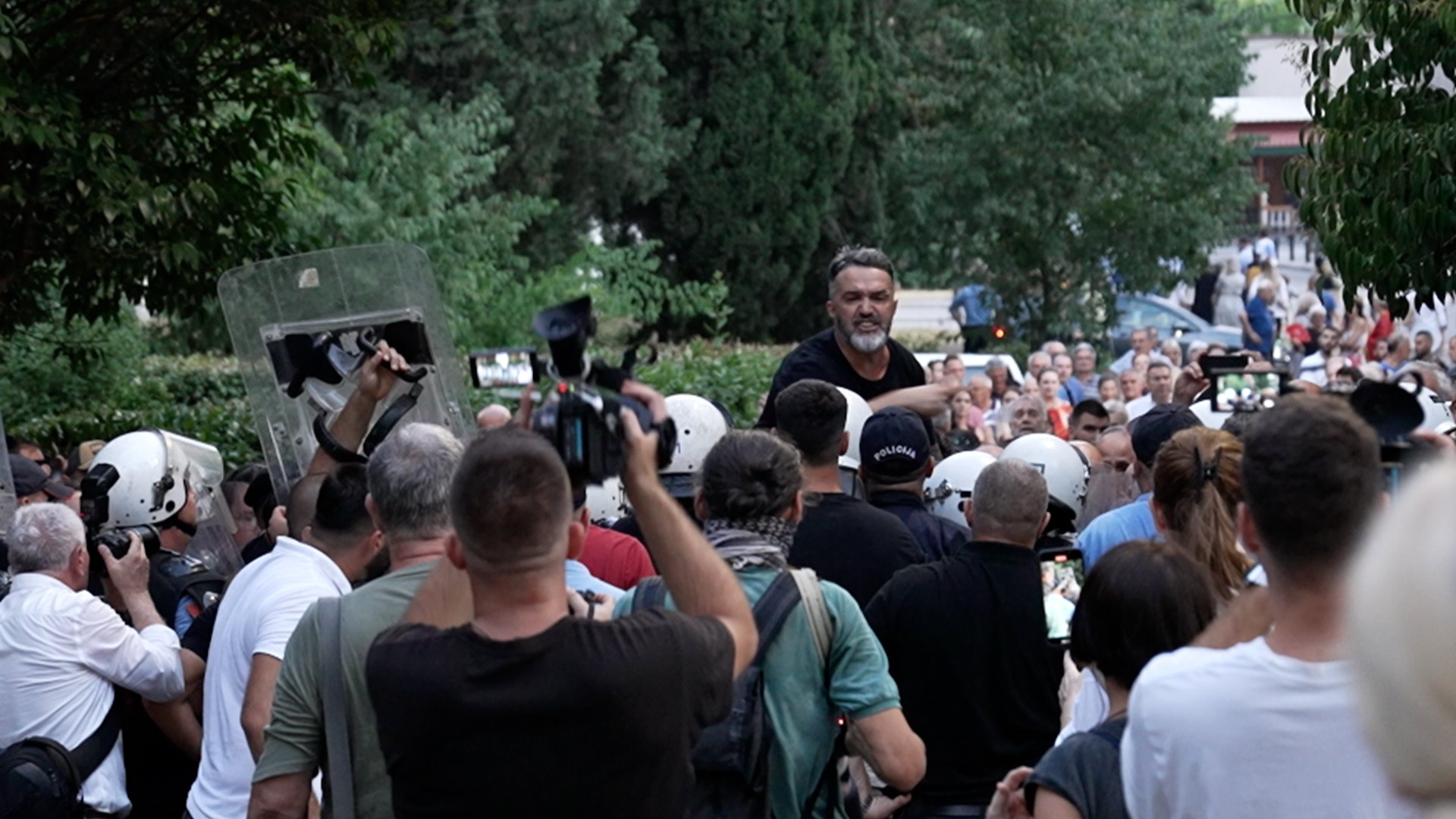 Završen protest kod Vile Gorica: Na ovoj noći se ovo ne može završiti!