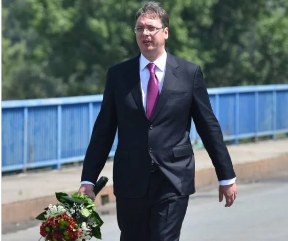 Urnebesno na Tviteru: Vučić zvijezda nove pjesme Majli Sajrus - Flowers