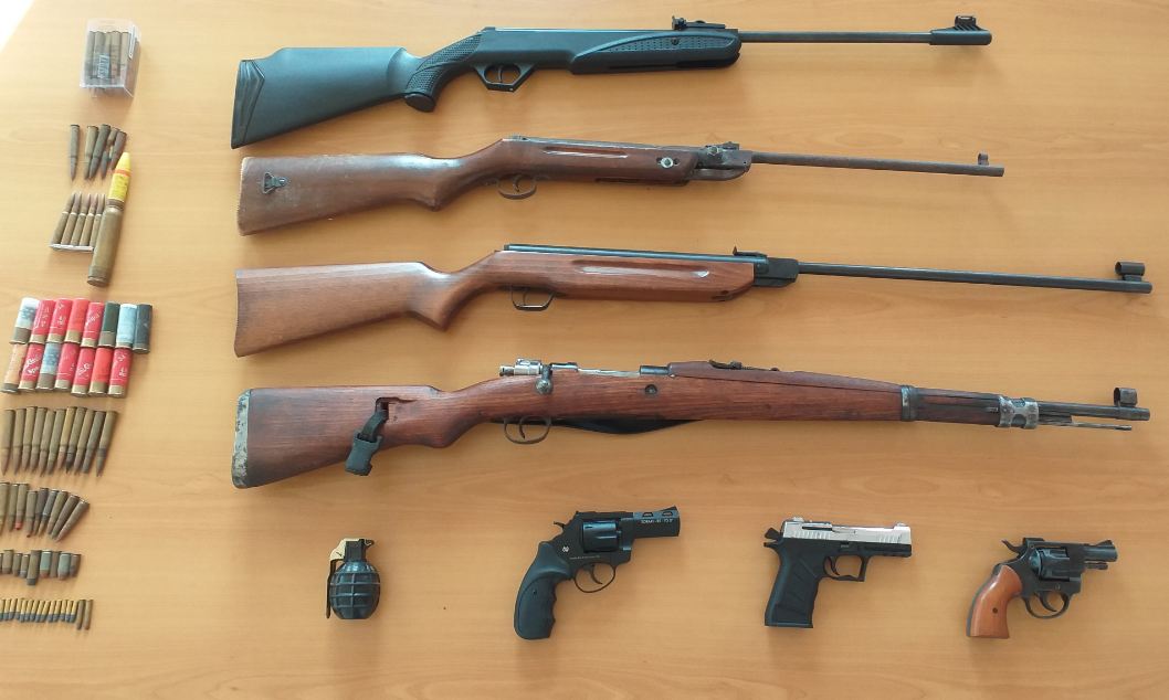 Cetinjska policija oduzela oružje, krivične prijave protiv dvije osobe
