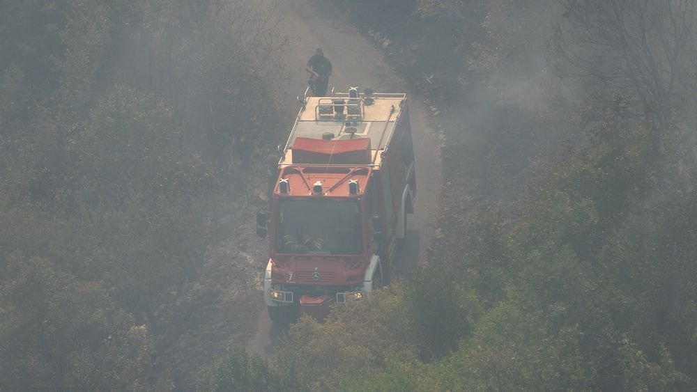 Vatrogasci pisali Spajiću, Bešoviću i Šaranoviću: Za izgaranje na požarištima nemamo plaćen prekovremeni rad, spremni smo na borbu za svoja prava i status