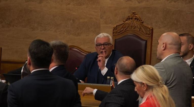 PEN centar: Andrija Mandić sprovodi politiku postepenog brisanja identiteta naše države