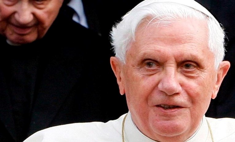 Njemačka istraga: Bivši papa znao za zlostavljanje četvoro djece, ništa nije preduzeo