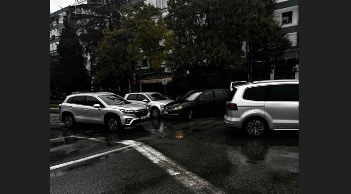 Nezgoda na uglu Dalmatinske i Moskovske ulice, stvorena gužva