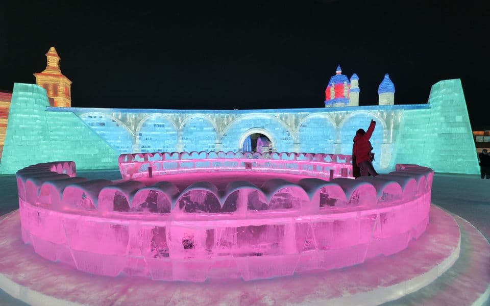 Atrakcija na festivalu u Harbinu: Kinezi od leda napravili Most na Tari