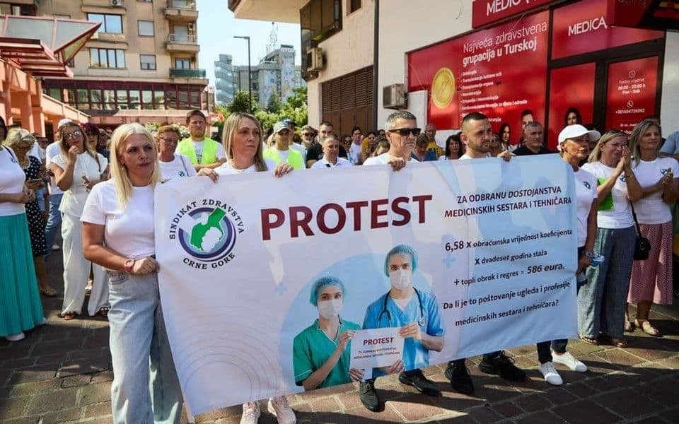 Odbor medicinskih sestara i tehničara Kliničkog centra danas organizuje protestnu šetnju