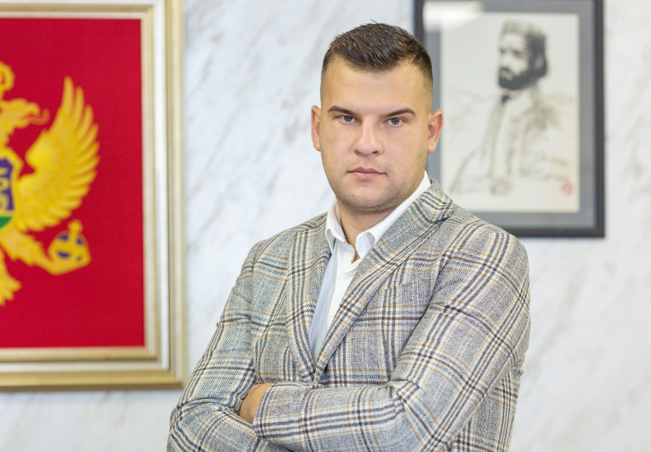Asanović od Radunovića traži da prekine izdavanje građevinske dozvole za postrojenje