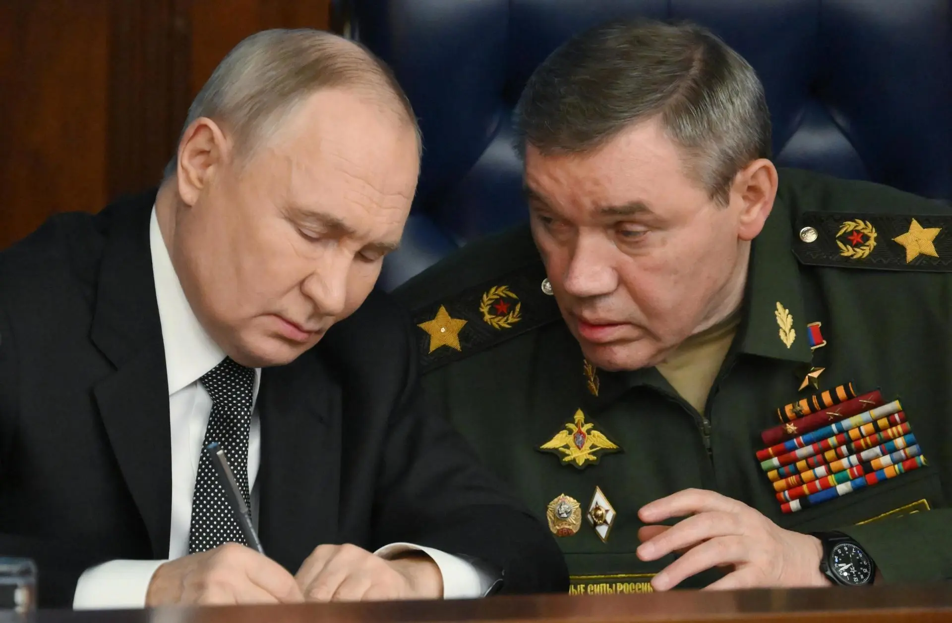 Putin odlikovao generala Gerasimova medaljom za „hrabrost“