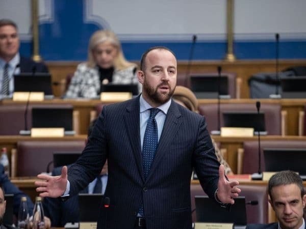 Nikolić: Kukavička i nedemokratska parlamentarna većina uskratila pravo opoziciji na postavljanje poslaničkog pitanja