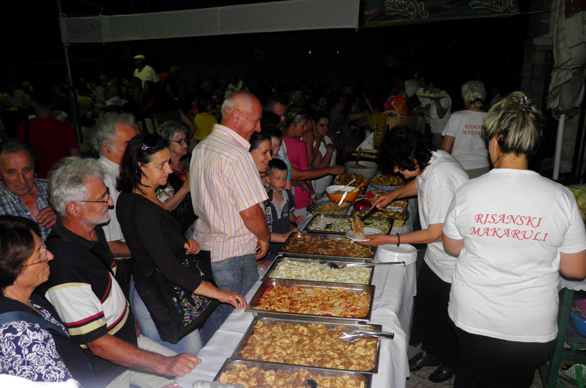 Sve spremno za feštu - u subotu "Risanski makaruli"