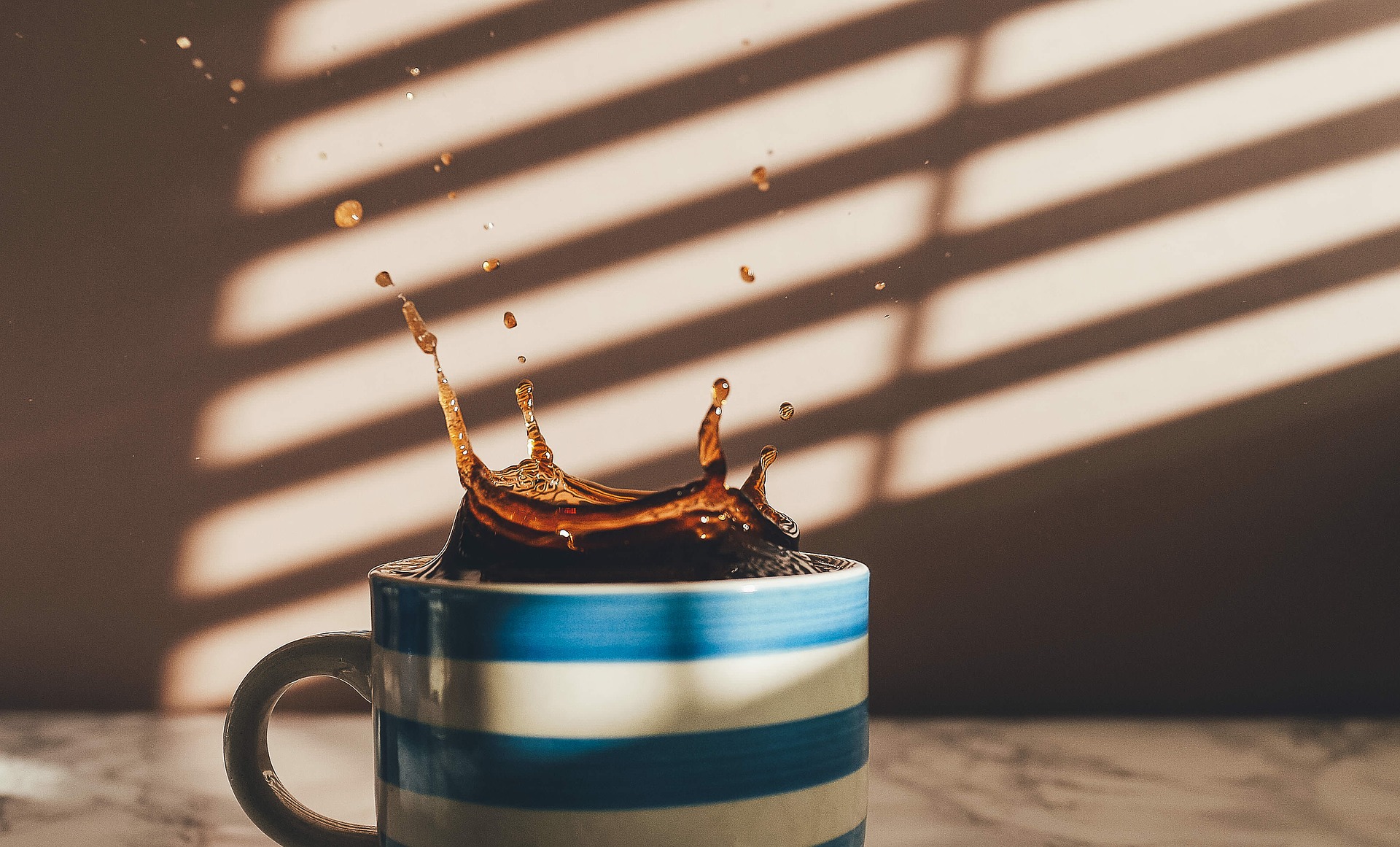 Zašto treba izbjegavati kafu kad su temperature visoke