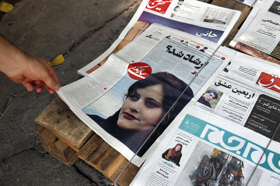 Iranke bijesne zbog smrti djevojke; #MahsaAmini postaje globalni fenomen