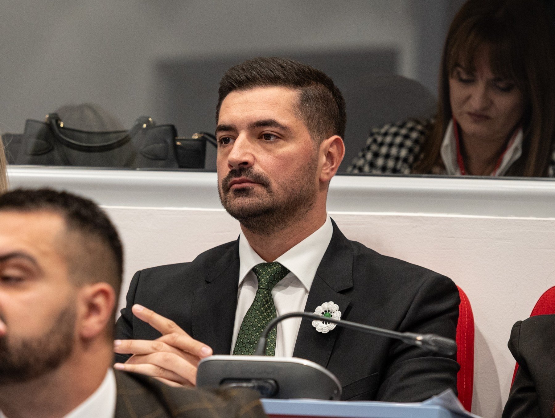 Mustajbašić: Kukavičluk PES-a, osim oduzimanja nagrade ratnom zločincu nijesu podržali ni pojeftinjenje vode