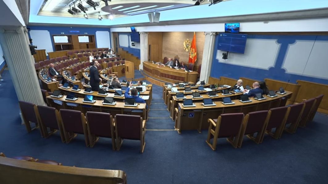 Šaranović sjutra u Skupštini: Današnju sjednicu obilježila oštra rasprava Stjepovića i Konatara