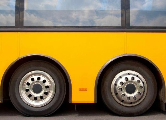 Turska: Autobus udario u kamion pa se zapalio, 13 mrtvih