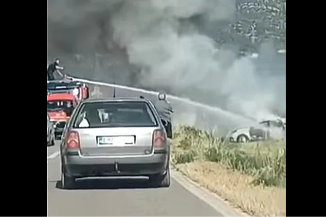 Teška saobraćajna nesreća u Trebinju: Poginule tri osobe, vozilo se zapalilo nakon sudara