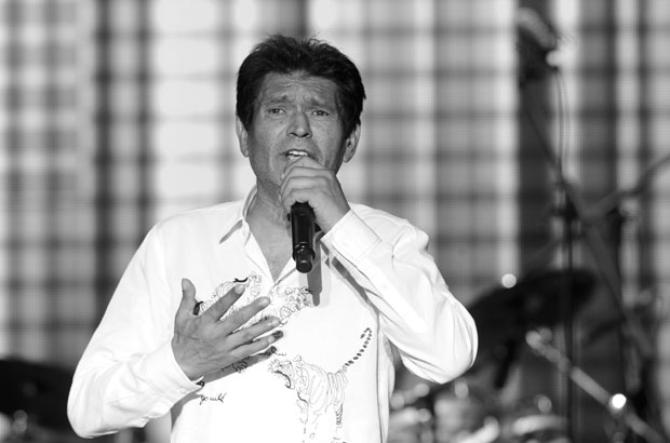 Preminuo Sinan Sakić
