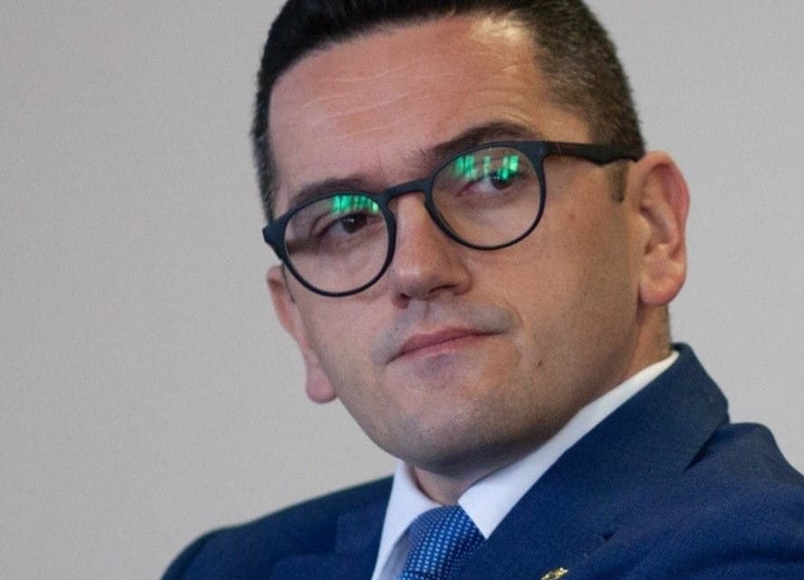 Vlast pritiska FCJK po Putinovom modelu