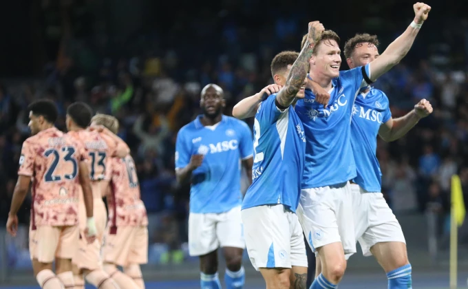 Napoli slavio i osamio se na vrhu