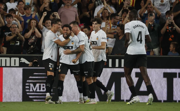 Igrač govorio o sumnjivim ugovorima, sportski direktor dobio otkaz u Valensiji