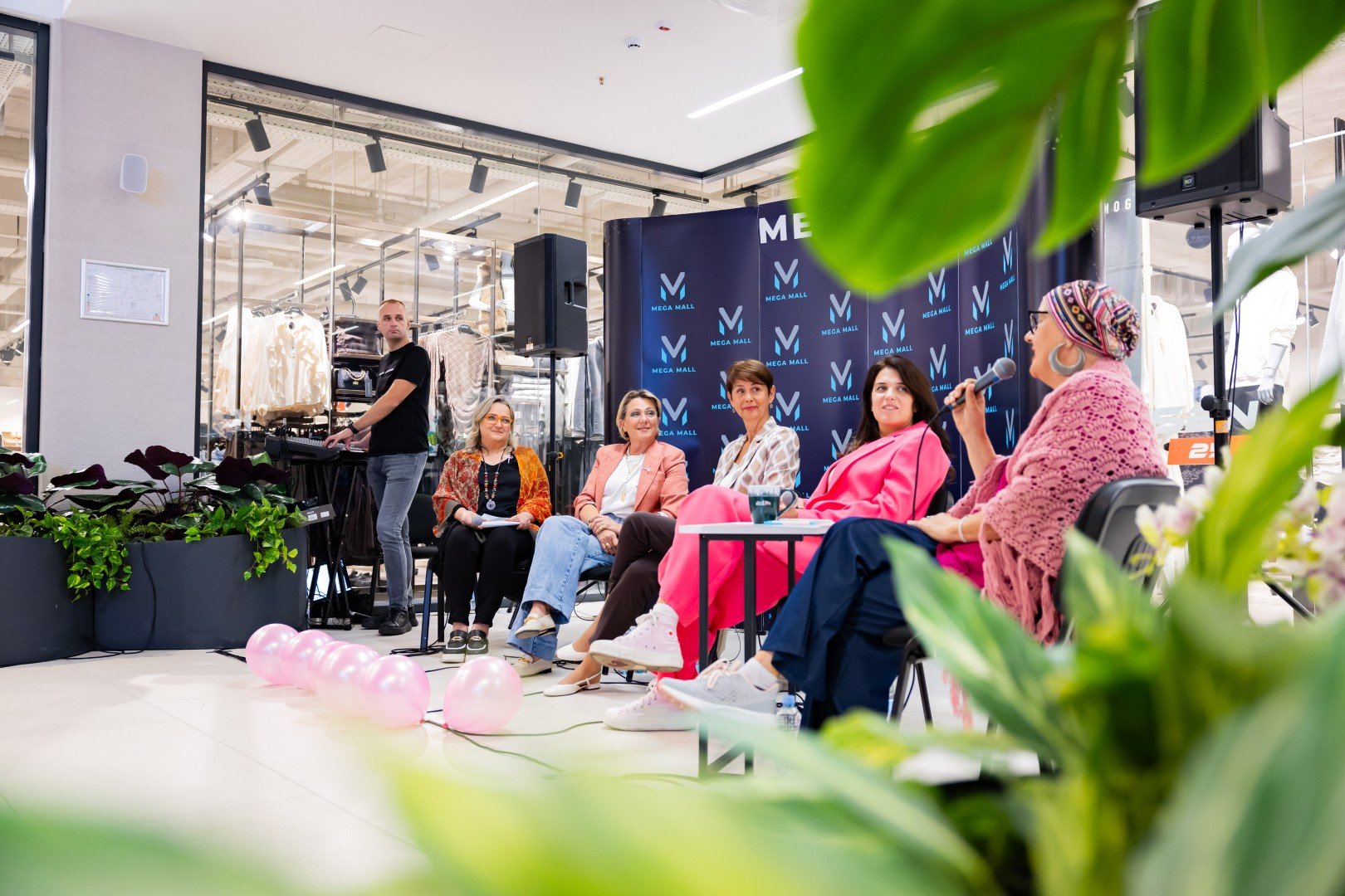 Javna tribina „Snaga je u grudima“: Sinoć u Mega Mall-u Budva otvoren iskren i važan razgovor o raku dojke kroz lična iskustva i stručne savjete