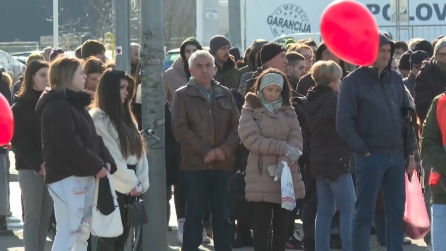 U toku blokada Pupinovog mosta, u Nišu počela protestna šetnja