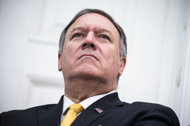 Pompeo upozorava da će prodaja oružja Iranu dovesti do sankcija