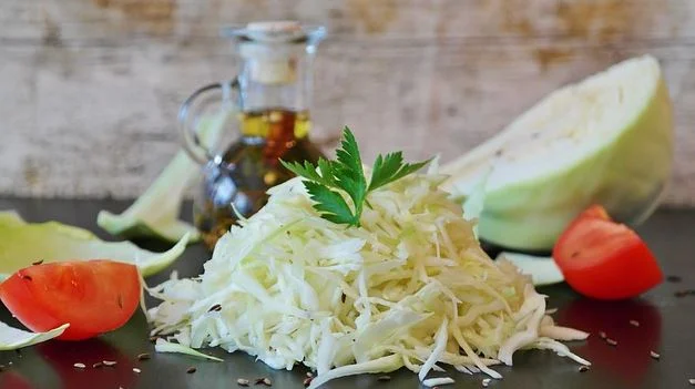 Uz pomoć samo jednog sastojka poboljšaćete ukus kupus salate