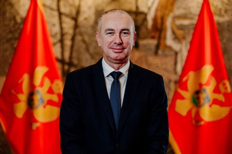 Kako si spavao ministre Đeka?