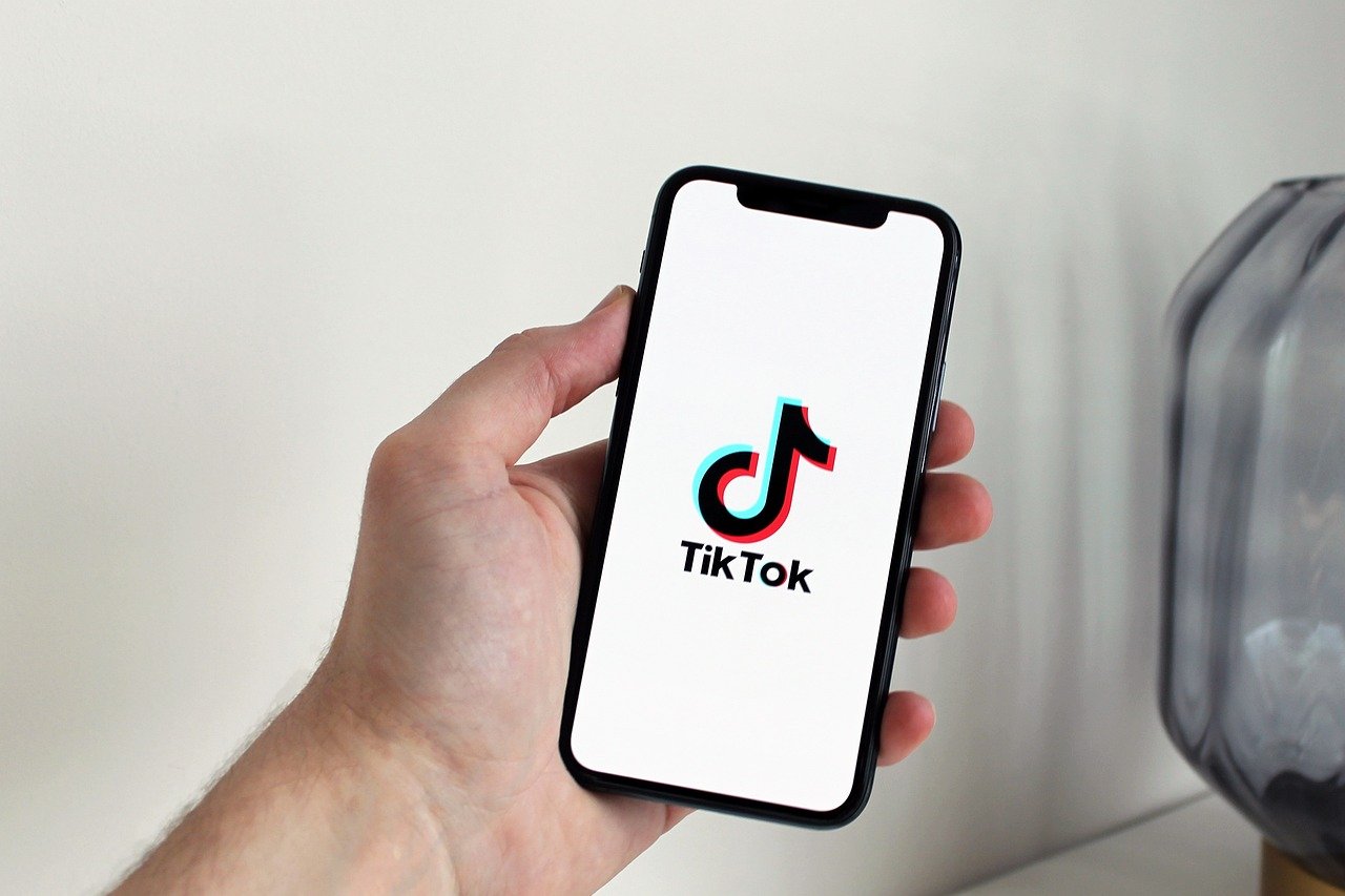 TikTok pod istragom EU zbog sumnje da se podaci korisnika šalju u Kinu