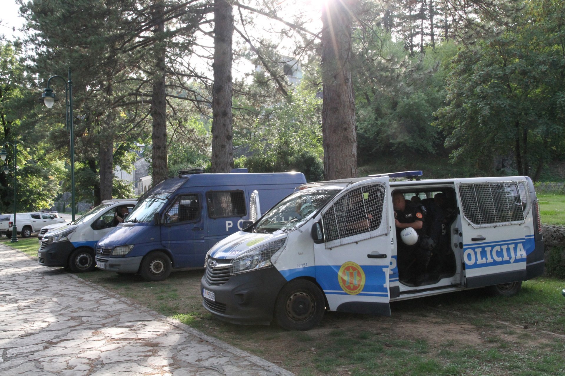 Bijelo Polje: Osumnjičen da je iskopao zemljište na tuđoj parceli, pa ugrozio stabilnost zgrada