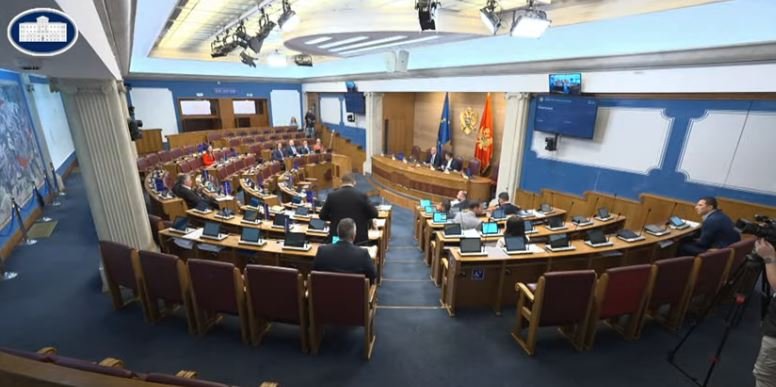 DPS: Hoćete da povećate plate sudijama i tužiocima, a prijetite im vetingom