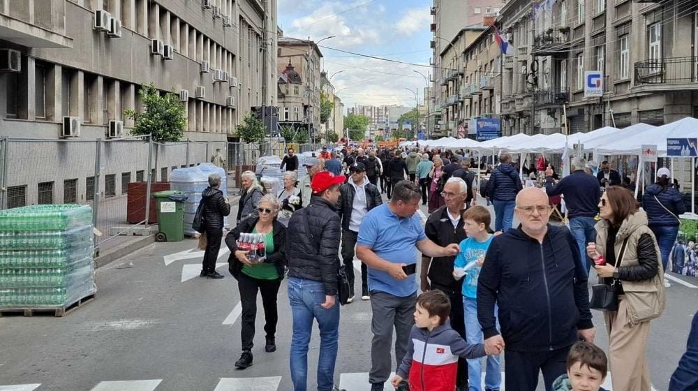 Tokom i nakon skupa naprednjaka u Nišu napadnuta ekipa Televizije Nova i novinarka Južnih vesti