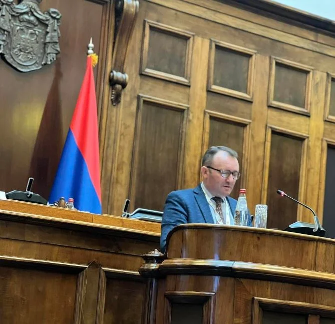 Koga je Kiković predstavljao u Skupštini Srbije - Ministarstvo prosvjete ili četnički pokret?