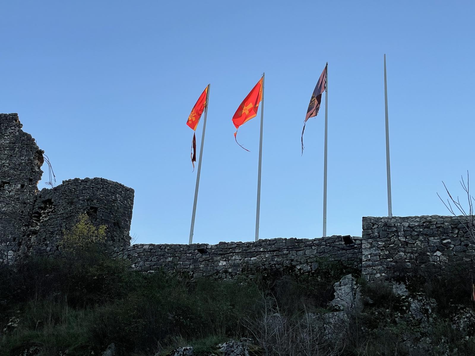 Čitaoci šalju porazne slike s nikšićke tvrđave