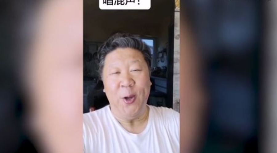 Pjevač cenzurisan jer liči na Đinpinga: Narušava imidž predsjednika