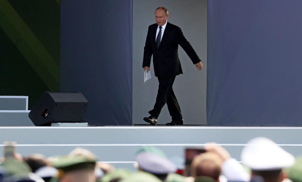 Ruski ratni brodovi ušli u Jadransko more, htjeli da blokiraju američki nosač aviona