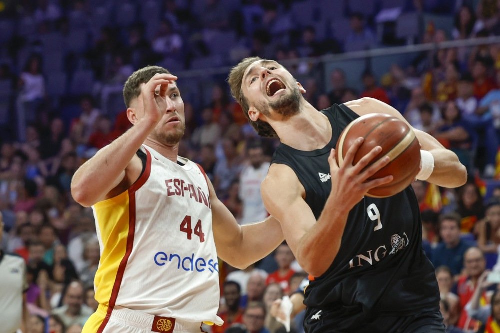 Njemci razbili Španiju pred duel sa Crnom Gorom