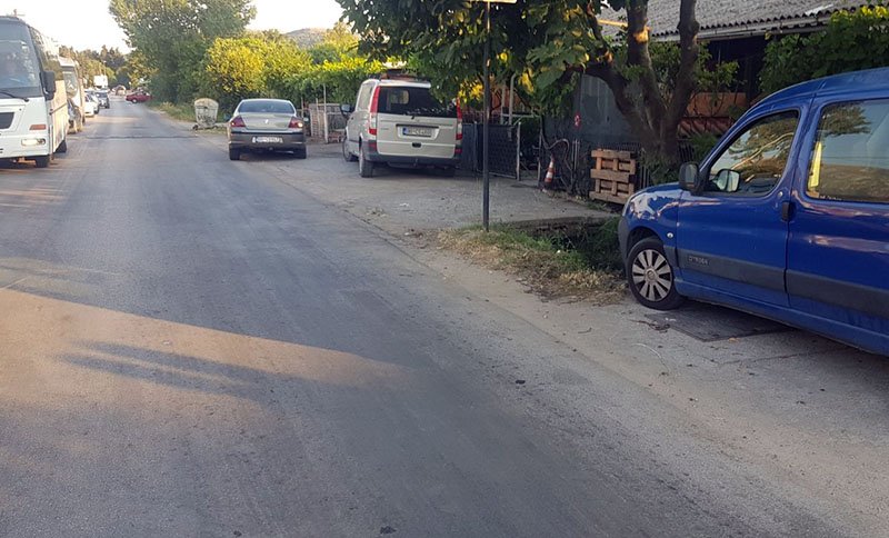 Bar: Automobil oborio pješaka