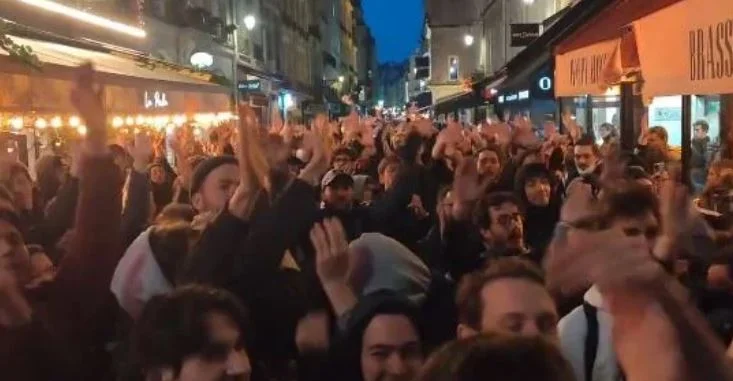Francuska i protesti: Vlada preživjela glasanje o nepovjerenju, više od 100 uhašenih u demonstracijama